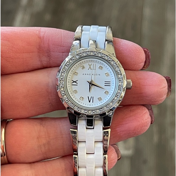 Ann Klein adjustable wrist watch. *Needs battery* - Picture 5 of 7